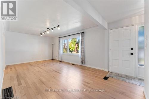 106 Simcoe Street E, Hamilton, ON - Indoor Photo Showing Other Room