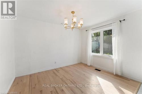 106 Simcoe Street E, Hamilton, ON - Indoor Photo Showing Other Room