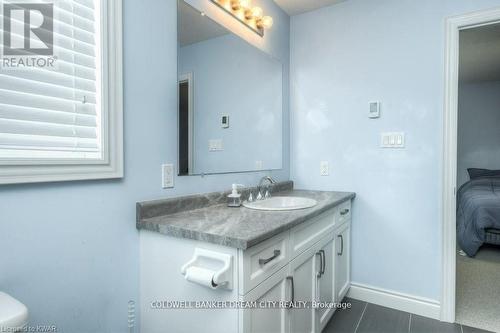 235 Birkinshaw Road, Cambridge, ON - Indoor Photo Showing Bathroom