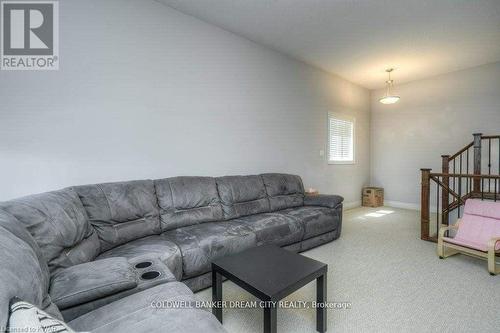 235 Birkinshaw Road, Cambridge, ON - Indoor Photo Showing Living Room