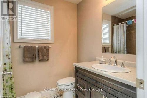 235 Birkinshaw Road, Cambridge, ON - Indoor Photo Showing Bathroom