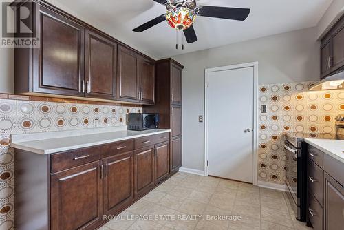 814 Tenth Avenue, Hamilton, ON - Indoor Photo Showing Kitchen