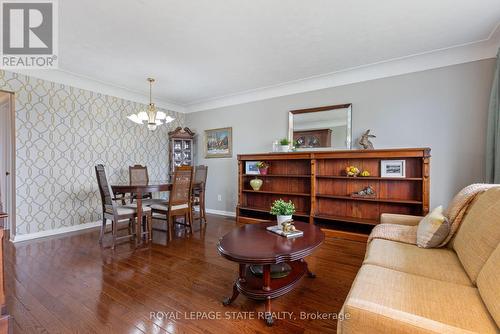 814 Tenth Avenue, Hamilton, ON - Indoor Photo Showing Other Room