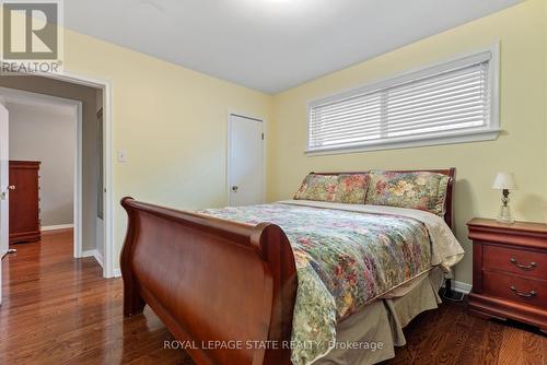 814 Tenth Avenue, Hamilton, ON - Indoor Photo Showing Bedroom