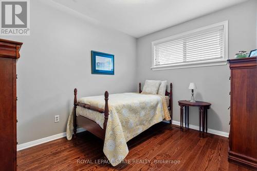 814 Tenth Avenue, Hamilton, ON - Indoor Photo Showing Bedroom