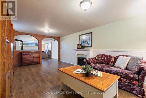 814 Tenth Avenue, Hamilton, ON - Indoor Photo Showing Living Room With Fireplace