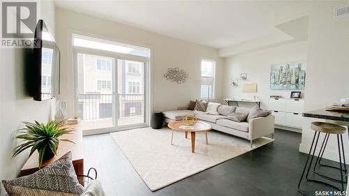 608 701 Meadows Boulevard, Saskatoon, SK - Indoor Photo Showing Living Room