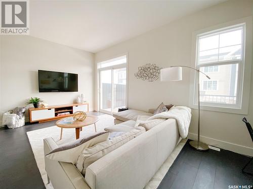 608 701 Meadows Boulevard, Saskatoon, SK - Indoor Photo Showing Living Room