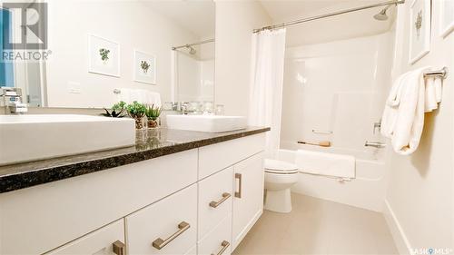 608 701 Meadows Boulevard, Saskatoon, SK - Indoor Photo Showing Bathroom