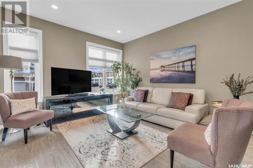 150 3229 Elgaard Drive, Regina, SK - Indoor Photo Showing Living Room