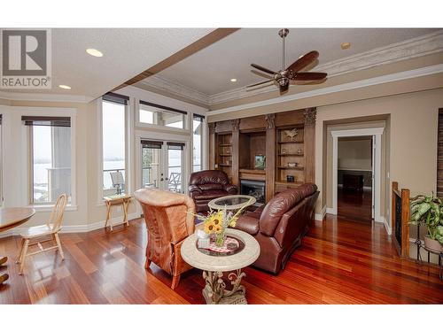 1953 Bayview Court, West Kelowna, BC - Indoor Photo Showing Dining Room