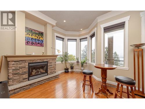 1953 Bayview Court, West Kelowna, BC - Indoor Photo Showing Living Room With Fireplace