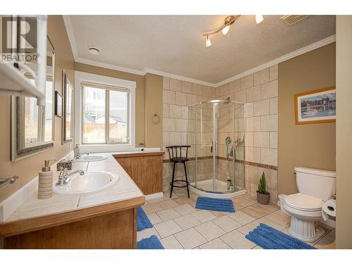 1953 Bayview Court, West Kelowna, BC - Indoor Photo Showing Bathroom