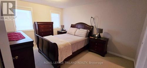 707 Guiness Way, London, ON - Indoor Photo Showing Bedroom