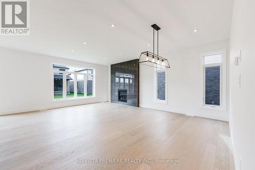 1689 Brayford Avenue, London, ON - Indoor Photo Showing Kitchen With Upgraded Kitchen