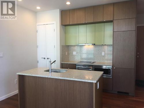 908 1205 Howe Street, Vancouver, BC - Indoor Photo Showing Kitchen With Upgraded Kitchen