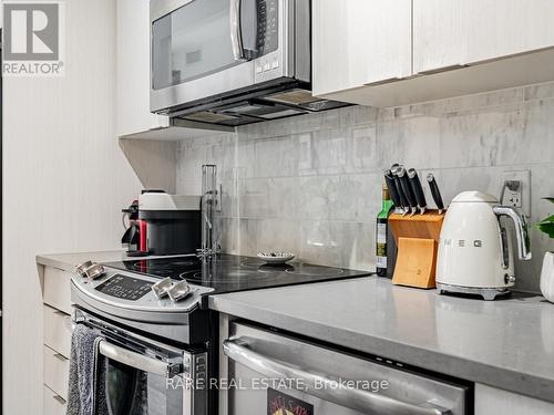 718 - 50 Bruyeres Mews, Toronto, ON - Indoor Photo Showing Kitchen