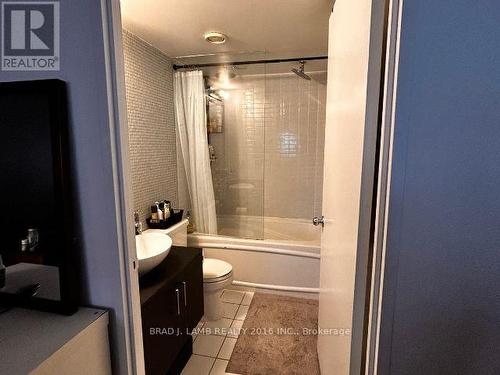 708 - 36 Charlotte Street, Toronto, ON - Indoor Photo Showing Bathroom