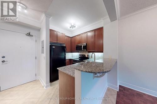 432 - 8201 Islington Avenue, Vaughan, ON - Indoor Photo Showing Kitchen