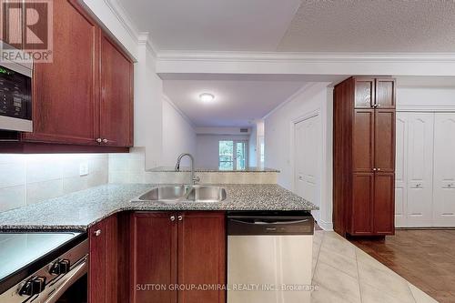 432 - 8201 Islington Avenue, Vaughan, ON - Indoor Photo Showing Kitchen With Double Sink