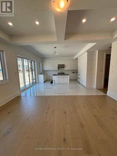 20 Pickford Street, Vaughan, ON - Indoor Photo Showing Kitchen