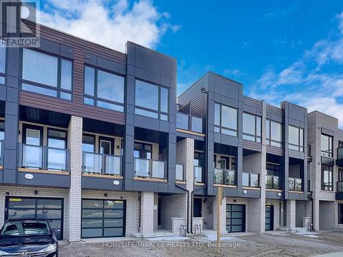 41 Kintall Way, Vaughan, ON - Outdoor With Balcony With Facade