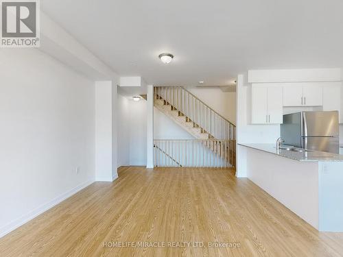 41 Kintall Way, Vaughan, ON - Indoor Photo Showing Kitchen