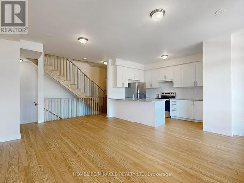 41 Kintall Way, Vaughan, ON - Indoor Photo Showing Kitchen