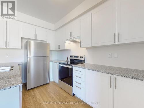 41 Kintall Way, Vaughan, ON - Indoor Photo Showing Kitchen With Stainless Steel Kitchen With Upgraded Kitchen