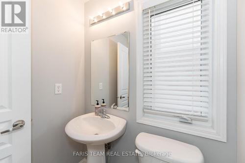 4 Callander Crescent, New Tecumseth, ON - Indoor Photo Showing Bathroom