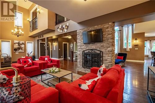 2600 Whitson Drive, Val Caron, ON - Indoor Photo Showing Living Room With Fireplace