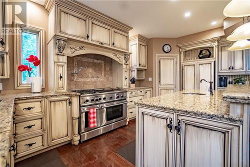 2600 Whitson Drive, Val Caron, ON - Indoor Photo Showing Kitchen With Upgraded Kitchen