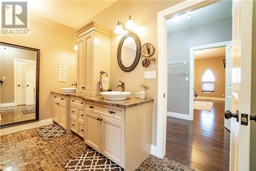 2600 Whitson Drive, Val Caron, ON - Indoor Photo Showing Bathroom