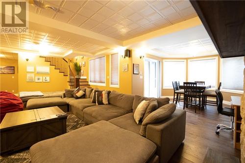 2600 Whitson Drive, Val Caron, ON - Indoor Photo Showing Living Room