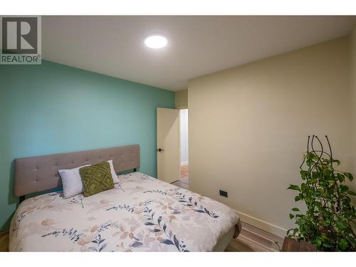 282 Bassett Avenue, Penticton, BC - Indoor Photo Showing Bedroom