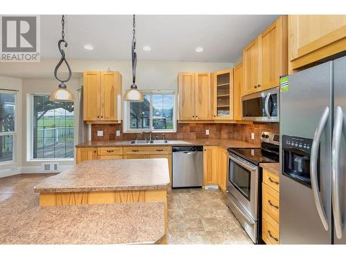 2067 Okanagan Street, Armstrong, BC - Indoor Photo Showing Kitchen With Double Sink