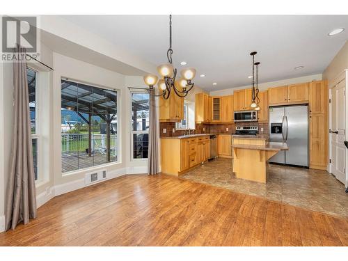 2067 Okanagan Street, Armstrong, BC - Indoor Photo Showing Kitchen