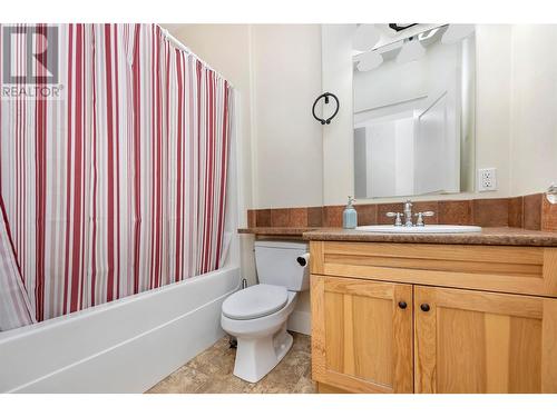 2067 Okanagan Street, Armstrong, BC - Indoor Photo Showing Bathroom