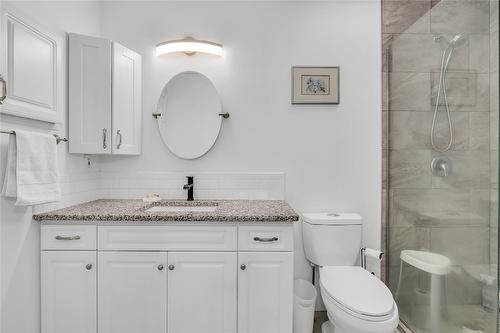 3493 Oak Crescent, West Kelowna, BC - Indoor Photo Showing Bathroom