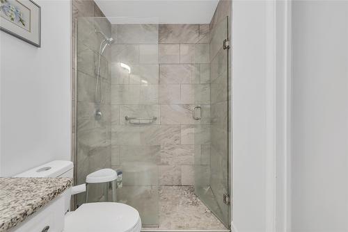 3493 Oak Crescent, West Kelowna, BC - Indoor Photo Showing Bathroom