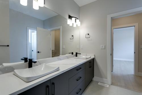 1675 Harbour View Crescent, West Kelowna, BC - Indoor Photo Showing Bathroom