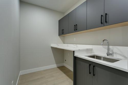 1675 Harbour View Crescent, West Kelowna, BC - Indoor Photo Showing Kitchen