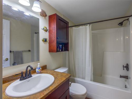 308-1750 Atkinson Street, Penticton, BC - Indoor Photo Showing Bathroom