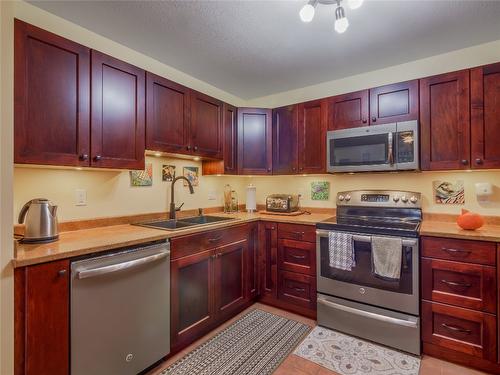 308-1750 Atkinson Street, Penticton, BC - Indoor Photo Showing Kitchen With Double Sink