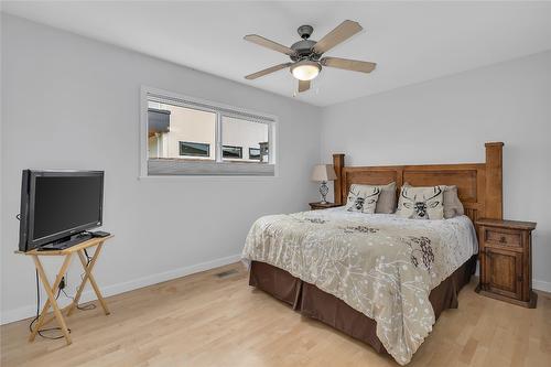 1686 Pritchard Drive, West Kelowna, BC - Indoor Photo Showing Bedroom