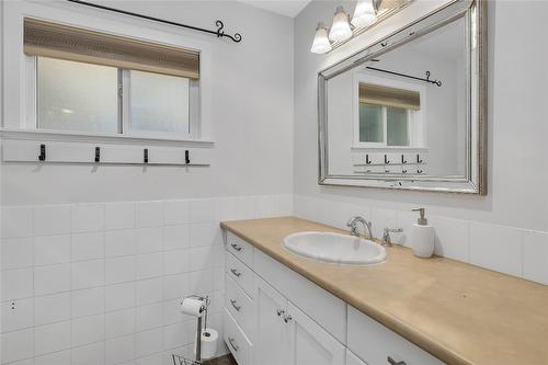 1686 Pritchard Drive, West Kelowna, BC - Indoor Photo Showing Bathroom