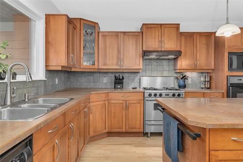 1686 Pritchard Drive, West Kelowna, BC - Indoor Photo Showing Kitchen With Double Sink