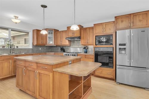 1686 Pritchard Drive, West Kelowna, BC - Indoor Photo Showing Kitchen With Double Sink