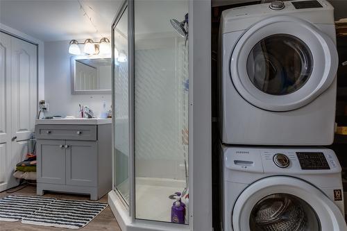 29-1471 Inkar Road, Kelowna, BC - Indoor Photo Showing Laundry Room