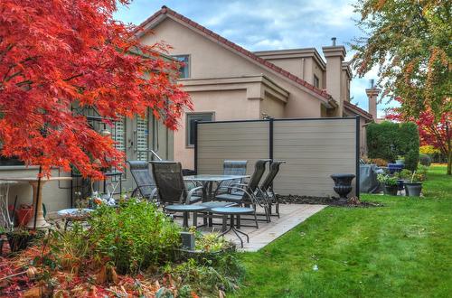 106-650 Lexington Drive, Kelowna, BC - Outdoor